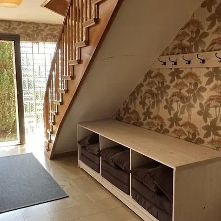 Gruppenfreundliche Villa In Liesen Holiday home