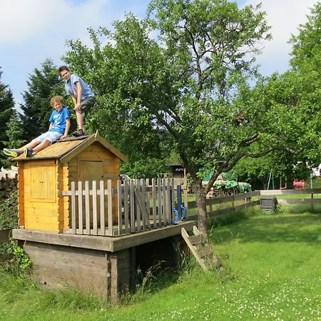 Gruppenfreundliche Villa In Liesen Holiday home