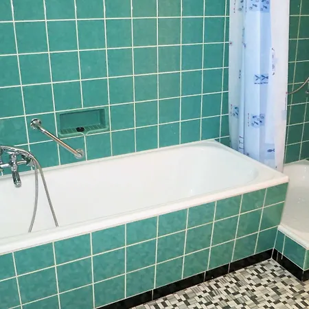 Holiday home Gruppenfreundliche Villa In Liesen *